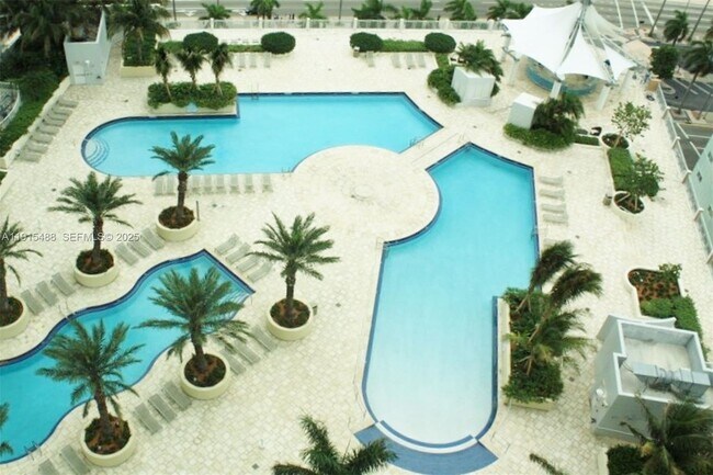 Building Photo - 253 NE 2nd St