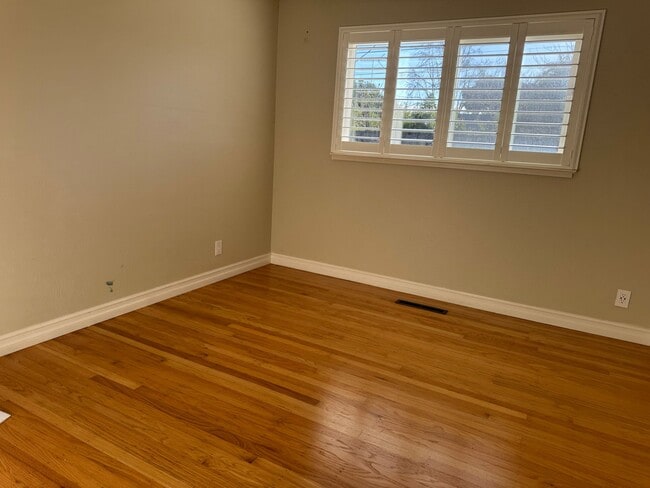 Building Photo - 38267 Farwell Dr