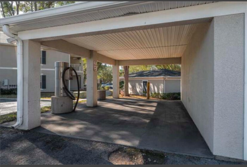 Building Photo - 6004 Hemingway Cir