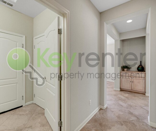 Building Photo - 209 Needle Ct