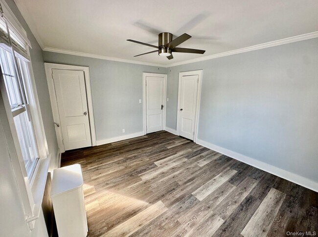 Building Photo - 10 Vernon Ave