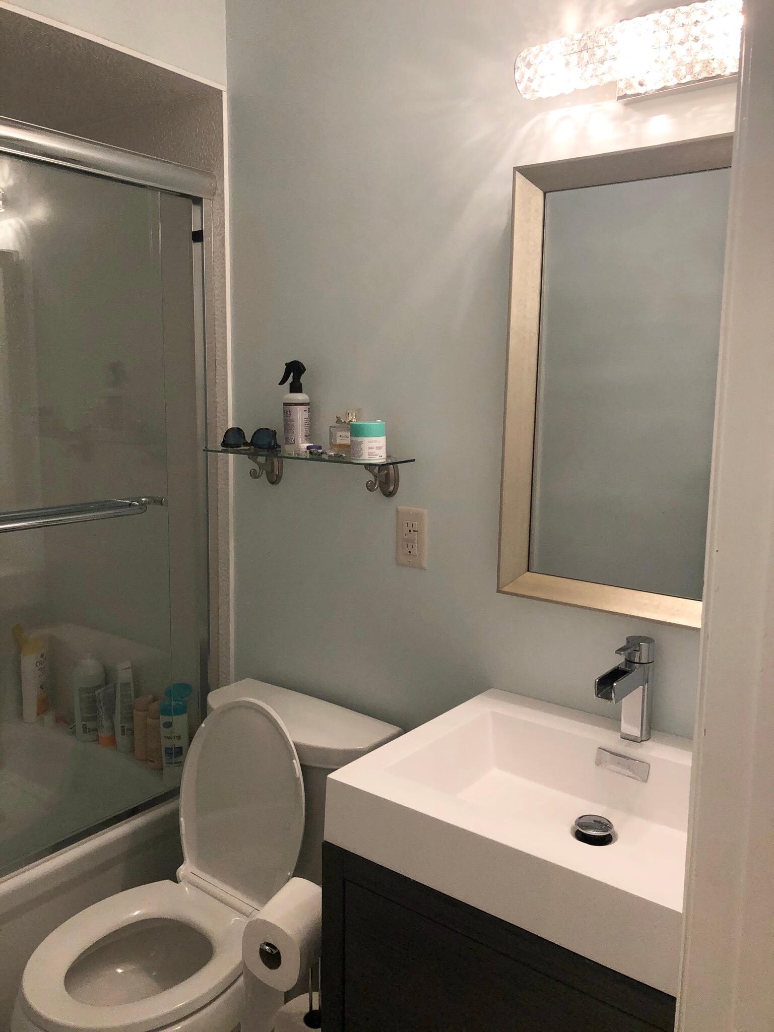 Building Photo - 6016 Howe St