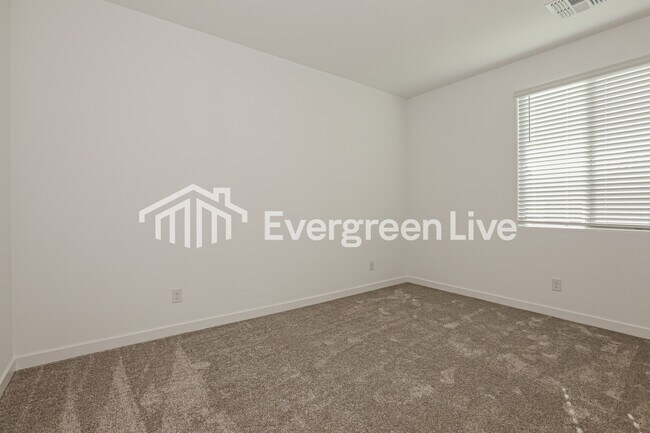 Building Photo - 10135 E Ulysses Ave