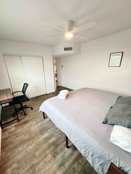 Bedroom with Work Desk - 3827 Monroe Ave