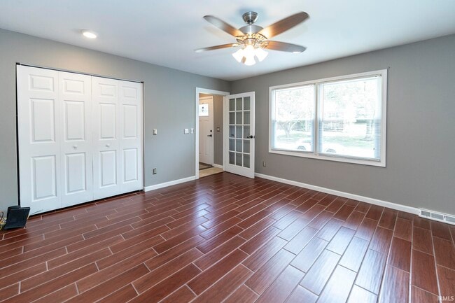 Building Photo - 7122 Woods Dr
