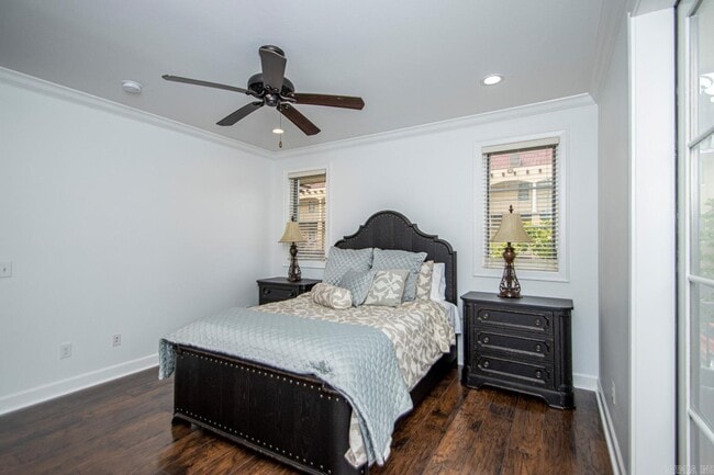 Building Photo - 601 Chenal Woods Dr