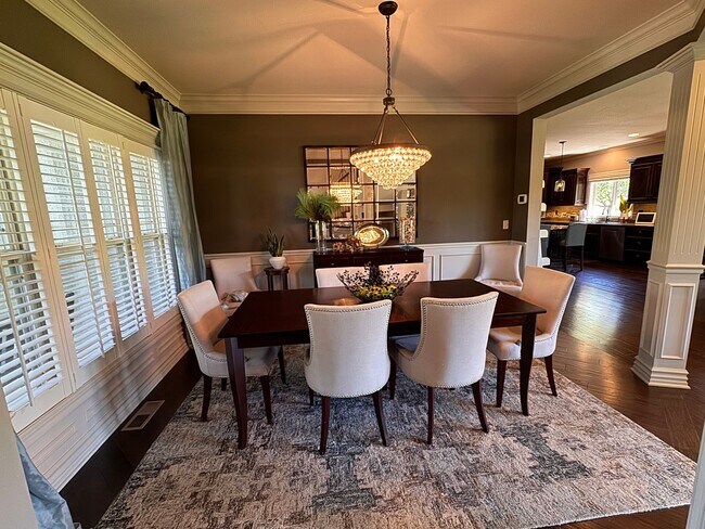 Building Photo - 5BR/5BA | Single Family Home | 3-Car Garage Parking | Fenced backyard