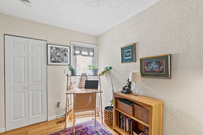 Building Photo - Charming Row Home | 2 Bed | 1 Bath | 950 Sf | Fenced Backyard | 2 Surface Parking Spaces