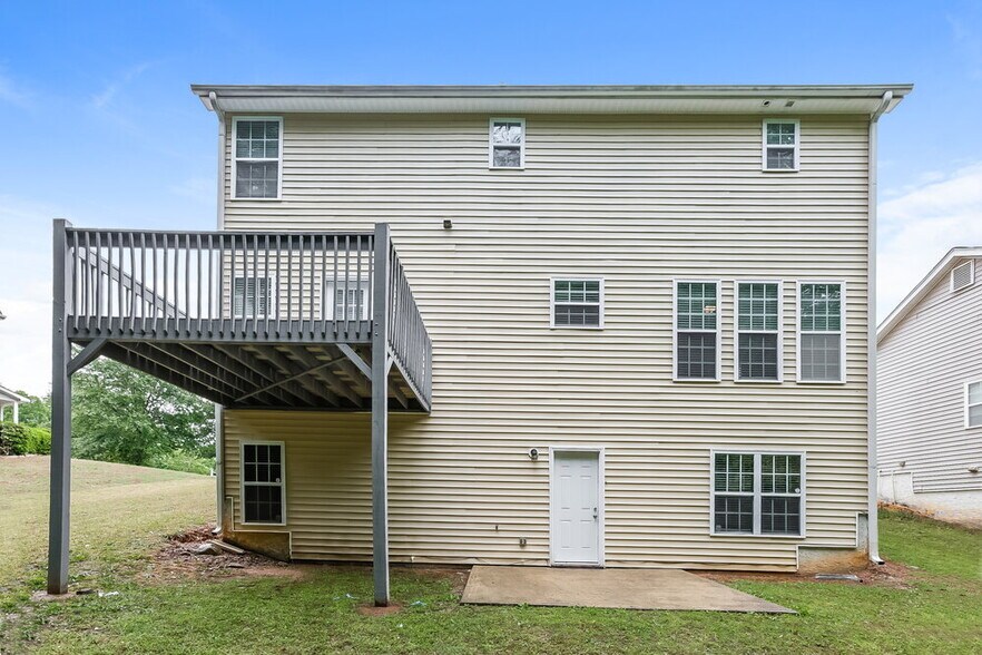 Building Photo - 96 Revere Turn