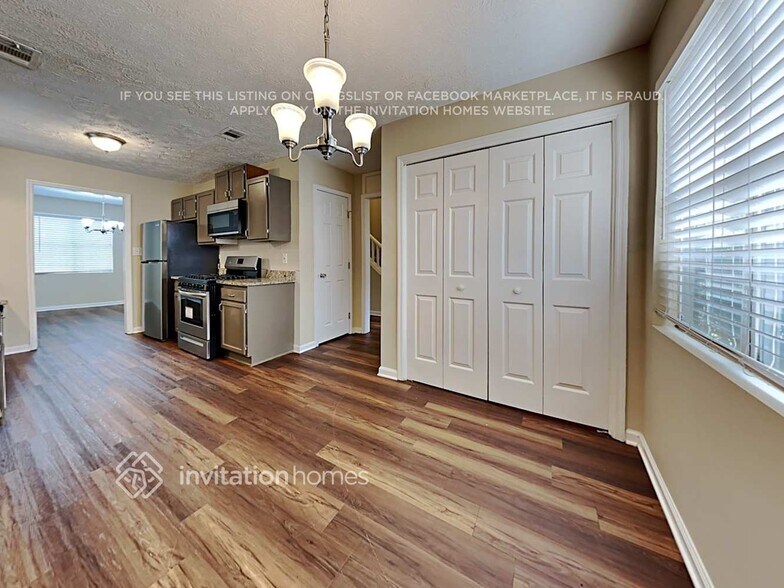 Building Photo - 6611 Crossing Creek Point