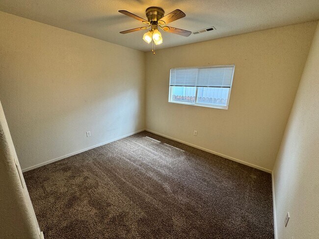 Building Photo - 9480 Canyon Meadows Dr