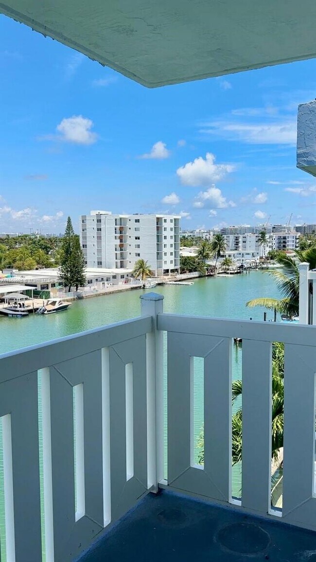 Building Photo - 7900 Tatum Waterway Dr