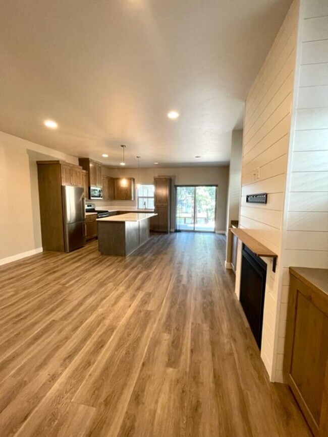 Building Photo - Flowing Water Way Duplex - 20138-FLOW-00