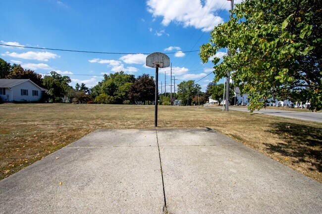 Building Photo - Charming Ranch Home