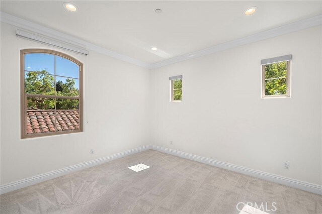 Building Photo - 61 Shade Tree