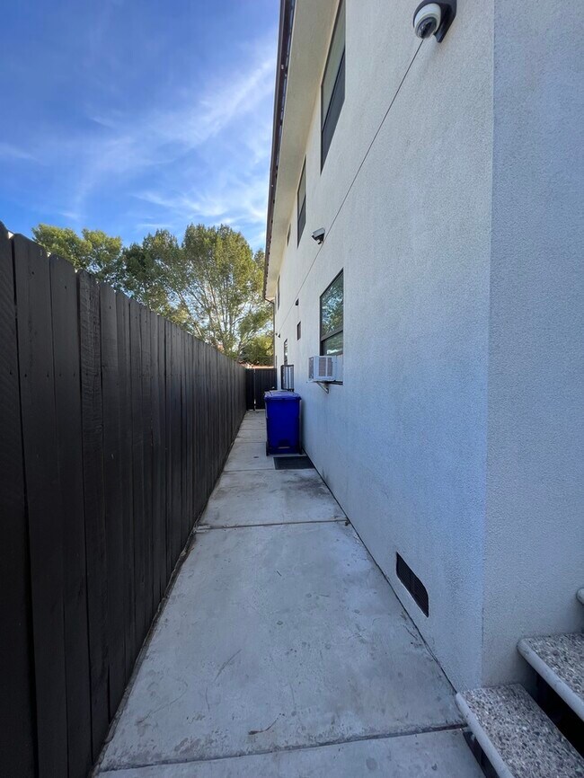 Building Photo - 1 Bedroom 1 Bath Apartment, New Construction