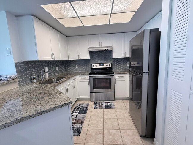 Building Photo - 4175 N Haverhill Rd