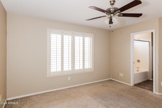 Building Photo - 14817 N 129th Dr