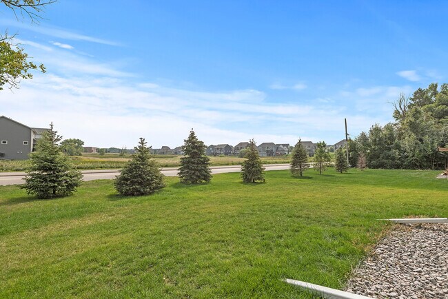 Building Photo - 5898 Urbandale Ct N