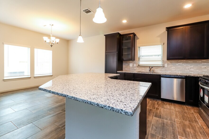 Building Photo - 7946 Fijian Cypress Dr