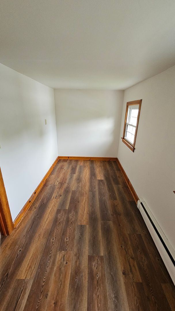 Building Photo - 3 Bedroom Single Family Home