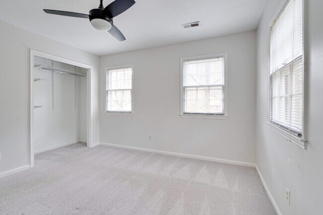 Building Photo - Chapel Hill Retreat: Spacious 4-Bedroom with Fenced-in Backyard