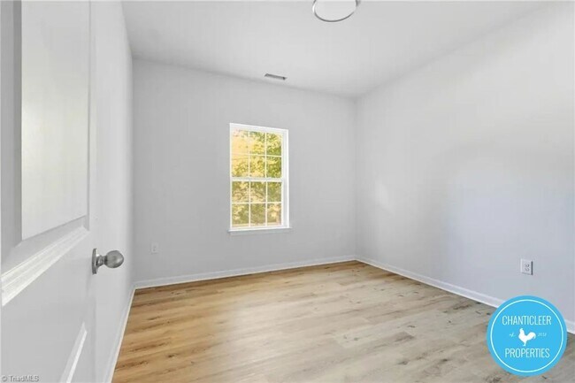 Building Photo - 2903 Bolton Pl