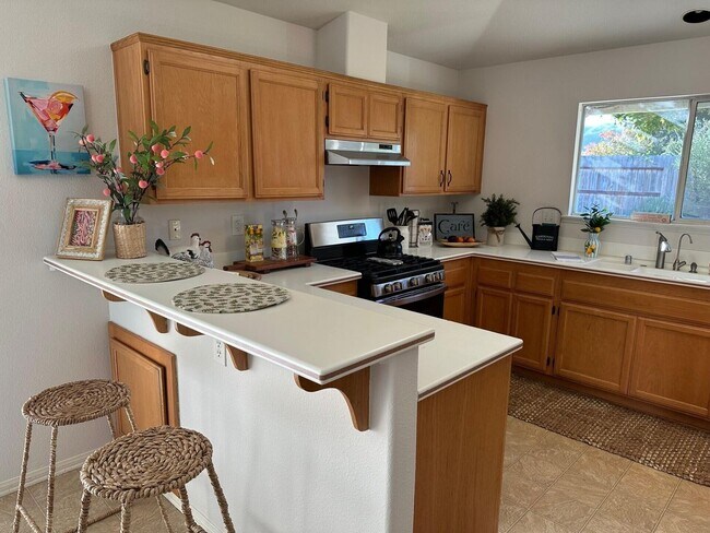 Building Photo - 475 Heritage Ln