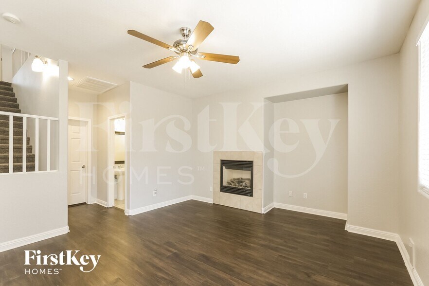 Building Photo - 1263 E Julian Dr