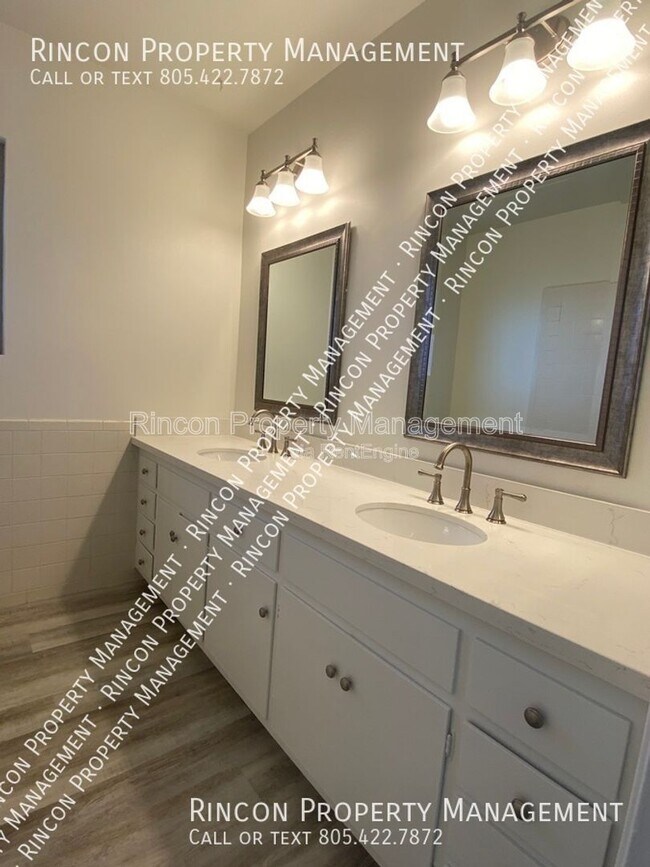 Building Photo - 555 Skyline Rd