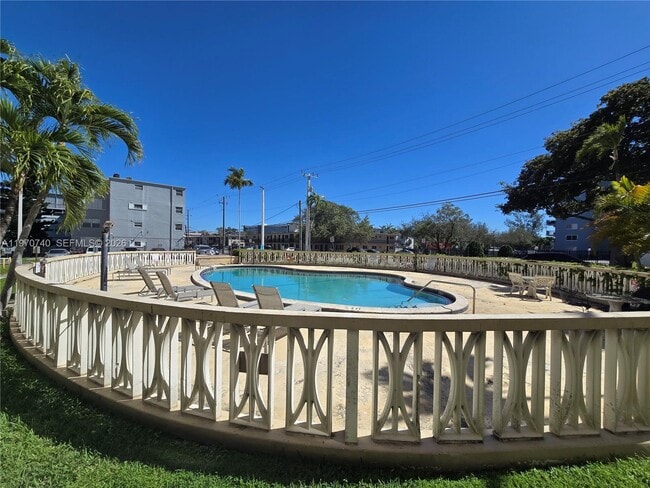 Building Photo - 1475 NE 125th Terrace