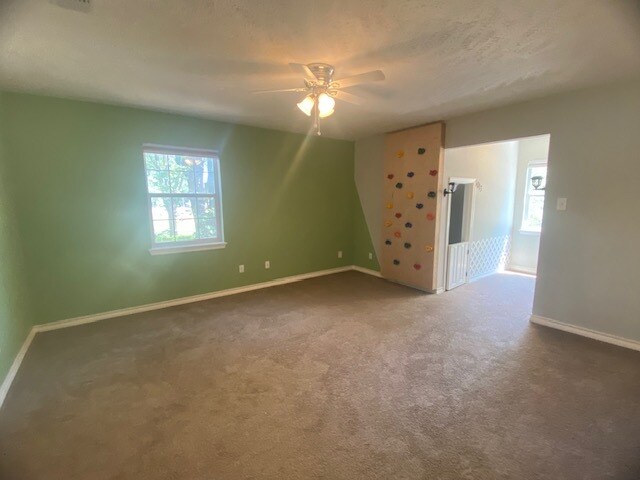 Building Photo - 601 Brown Dr