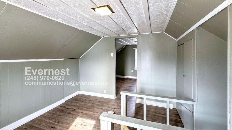 Building Photo - 1582 Pagel Ave