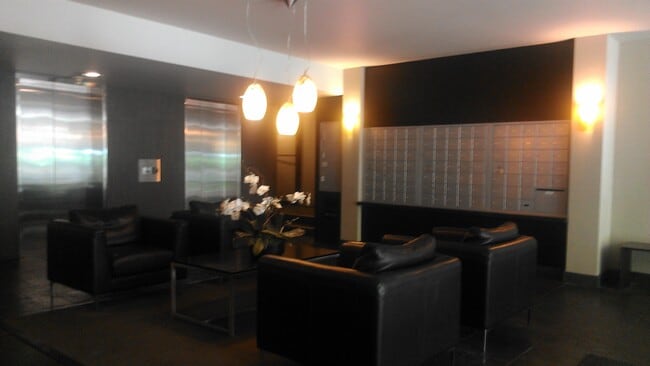 Building Photo - 255 SW Harrison St