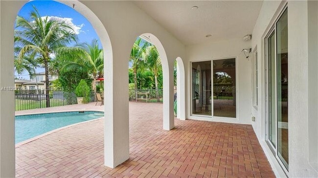 Building Photo - 11076 NW 79th Pl