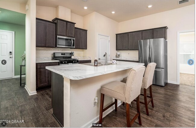 Building Photo - 13 Pinnacle Pl