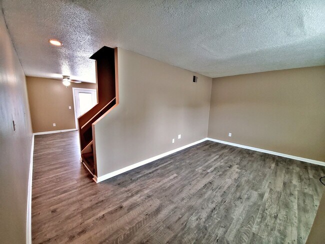 2Br, 1.5Ba - Avalon Cove Townhomes