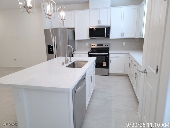 Building Photo - 8671 Luxuriant Ave