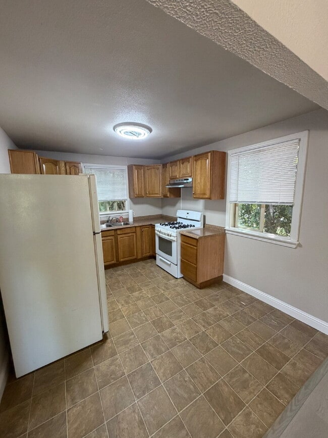 Building Photo - 2650 1/2 3rd Ave – Back unit-ADU | Merced, CA