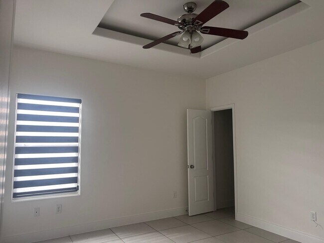 Building Photo - 2811 T.S Eliot Dr