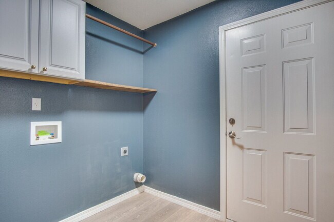 Building Photo - Stunning West Pensacola Home on Nearly an ...