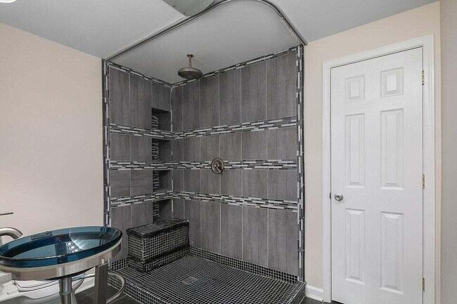 Building Photo - 3169 Caversham Park Ln