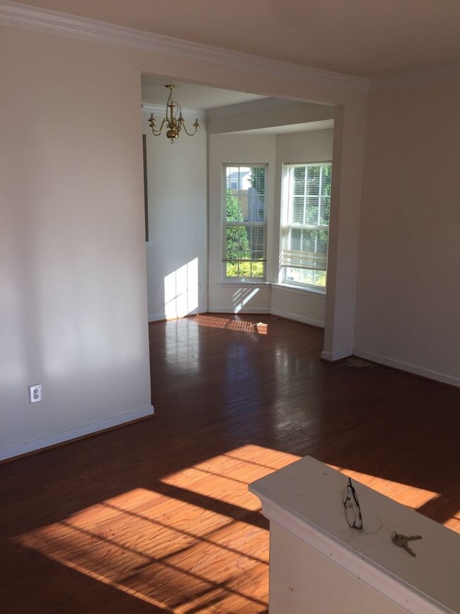 Building Photo - Charming 3 Bedroom, 2.5 Bath Townhome for Rent