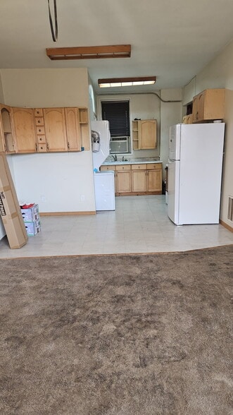 Building Photo - 125 Main St