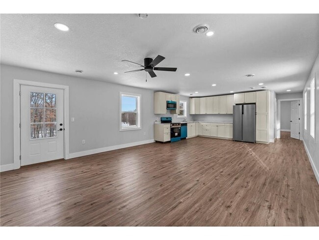 Building Photo - 1768 US-8