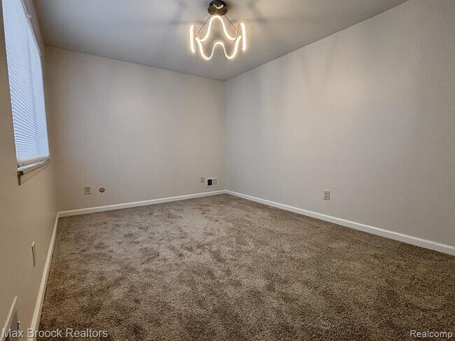 Building Photo - 5238 Brett Ct