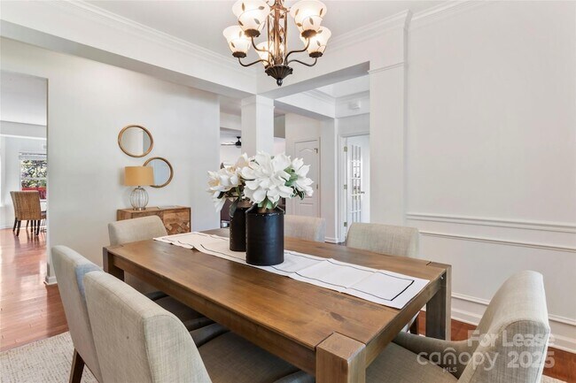 Building Photo - 2003 Red Carpet Ct