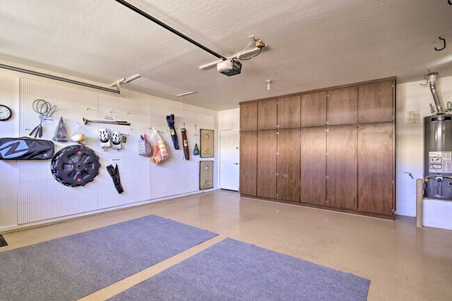 Building Photo - 3759 E Fruitvale Ave