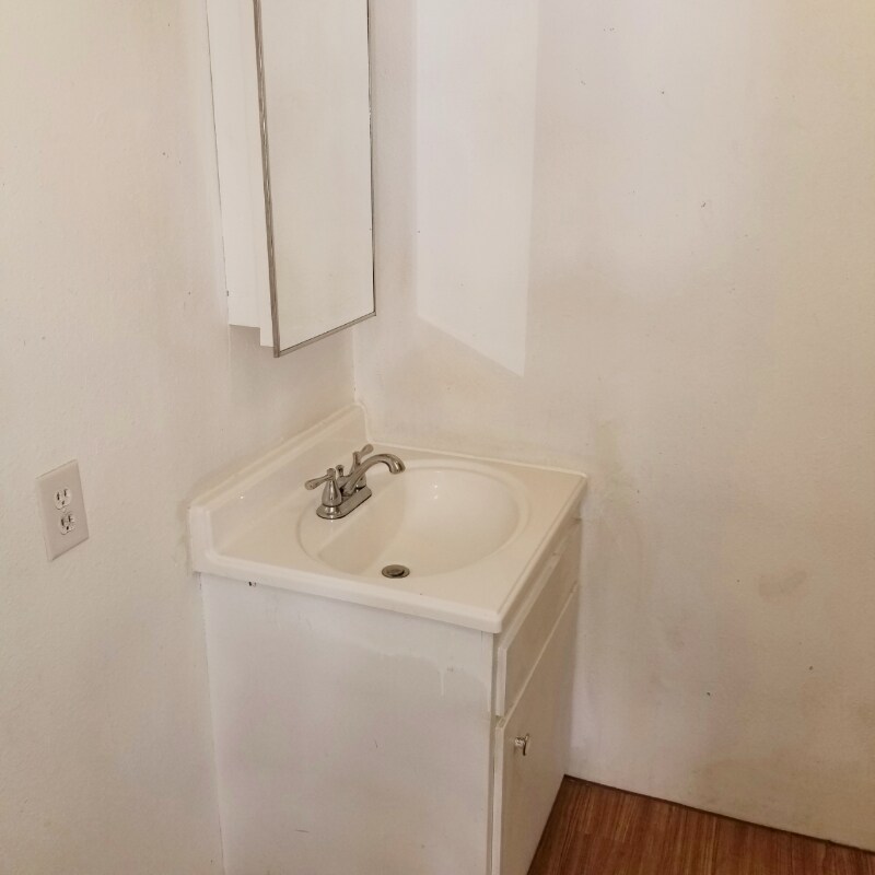 Building Photo - 1010 E Evans Ave