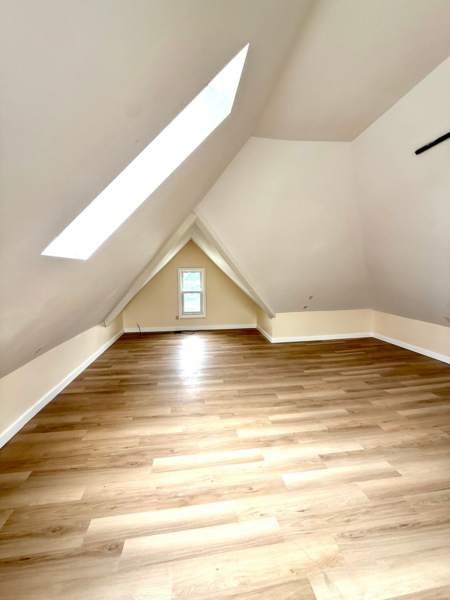 Huge upstairs living space - 1054 Vance Ave